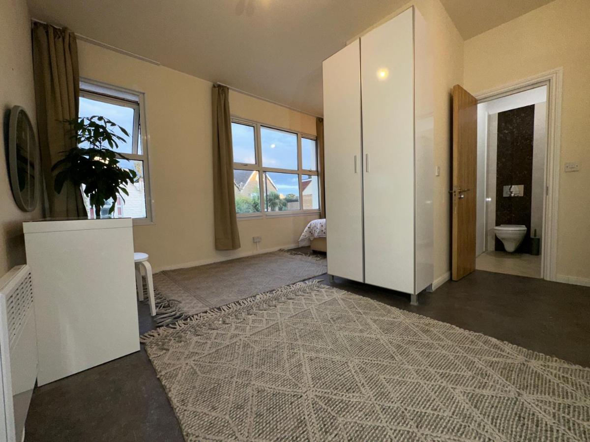 Case de vacanță North A Spacious 7 Bedroom House Accommodating Up To 18 People Complete With Own Gym And Table Tennis *