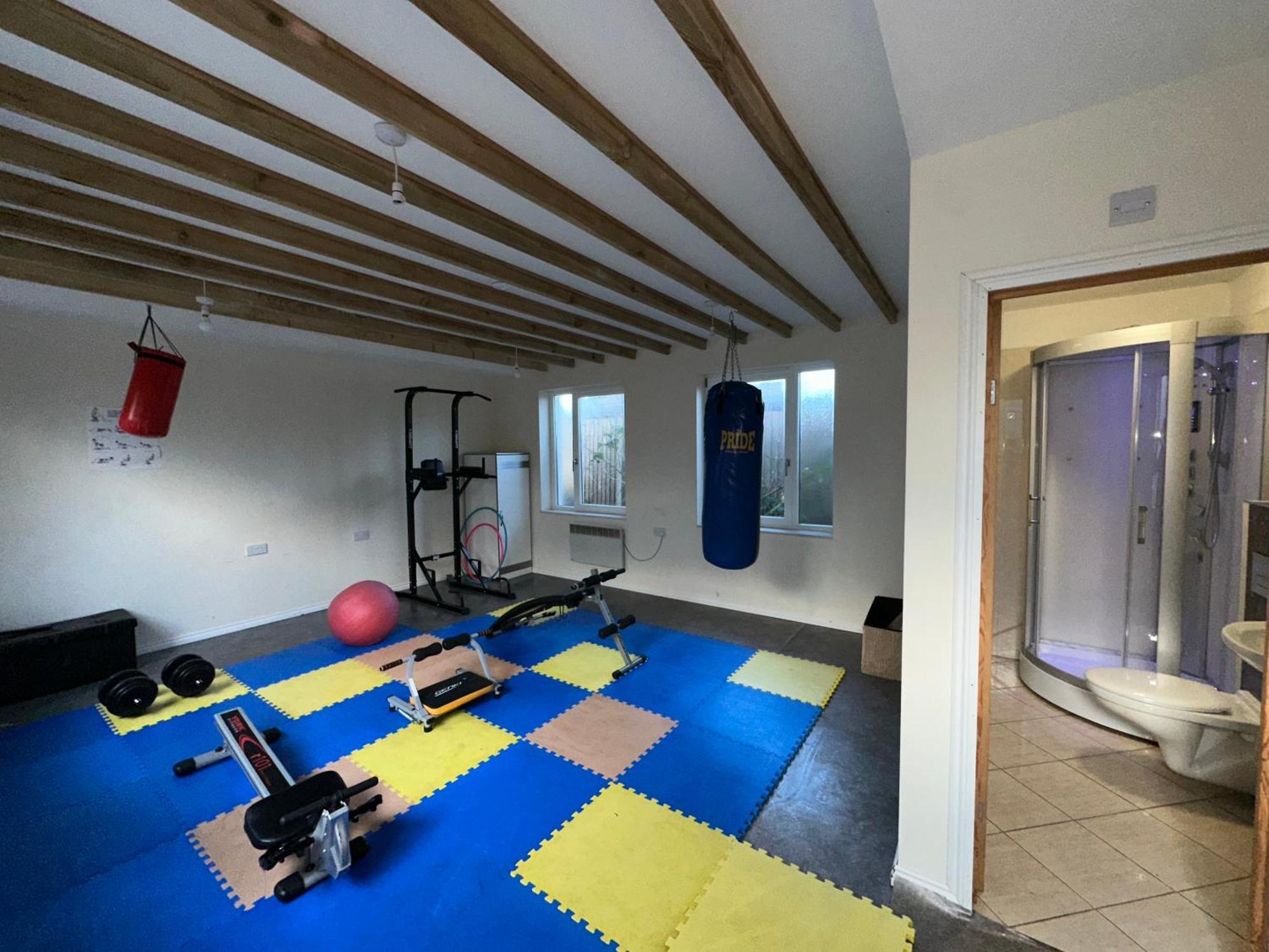 North A Spacious 7 Bedroom House Accommodating Up To 18 People Complete With Own Gym And Table Tennis Case de vacanță *