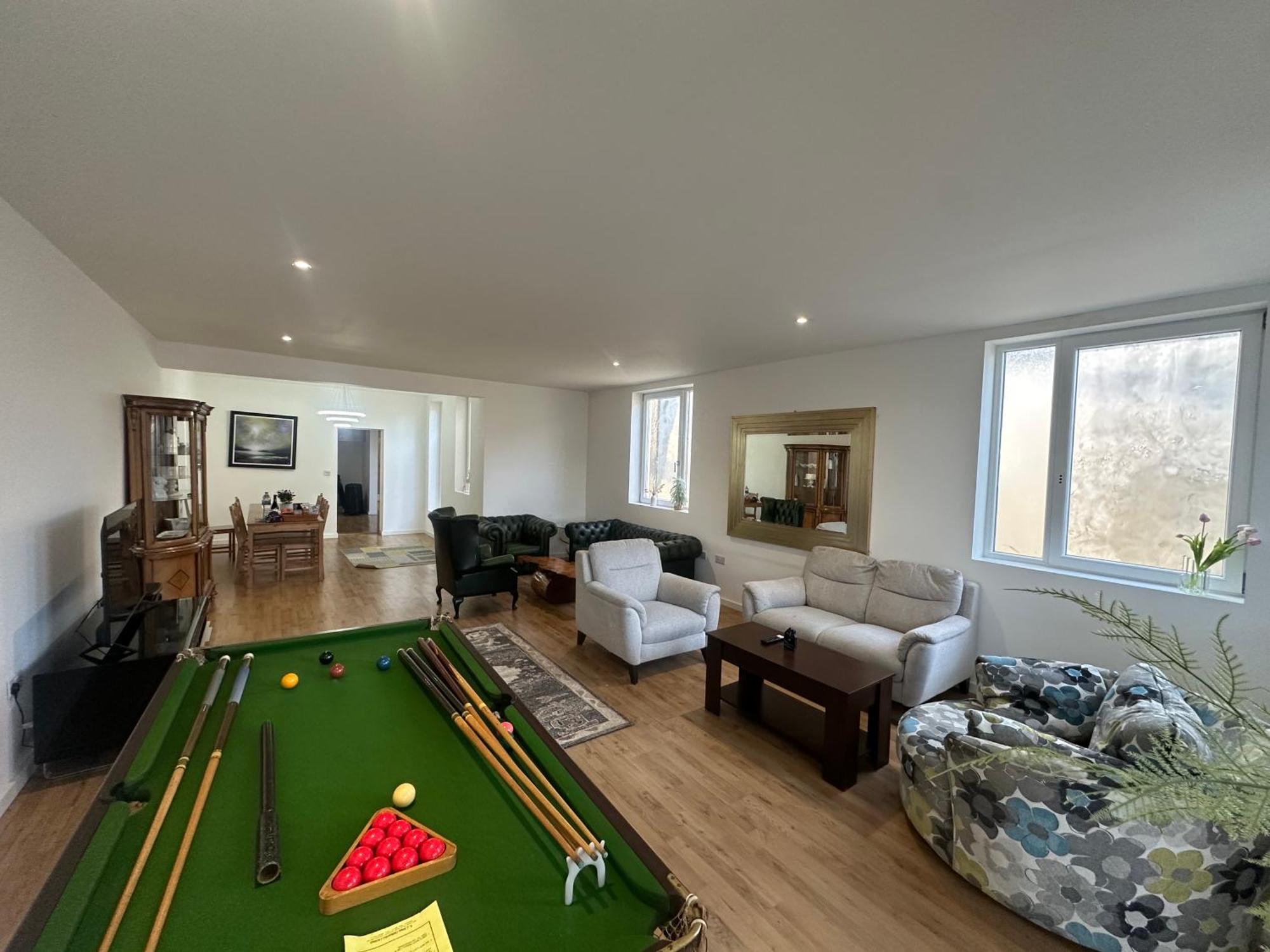 North A Spacious 7 Bedroom House Accommodating Up To 18 People Complete With Own Gym And Table Tennis Case de vacanță